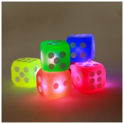 Metamas kauliņš ar LED gaismu Metamas kauliņš ar LED gaismu